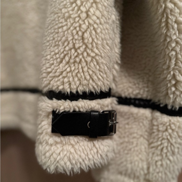 Zara Faux Shearling Jacket - Picture 10 of 11